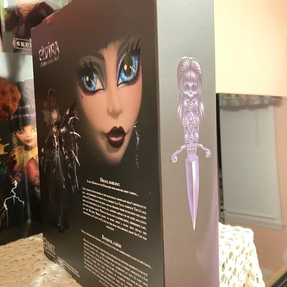 Monster High Doll Elvira Mistress of The Dark Collectible in Black Faux Leather - Picture 10 of 14